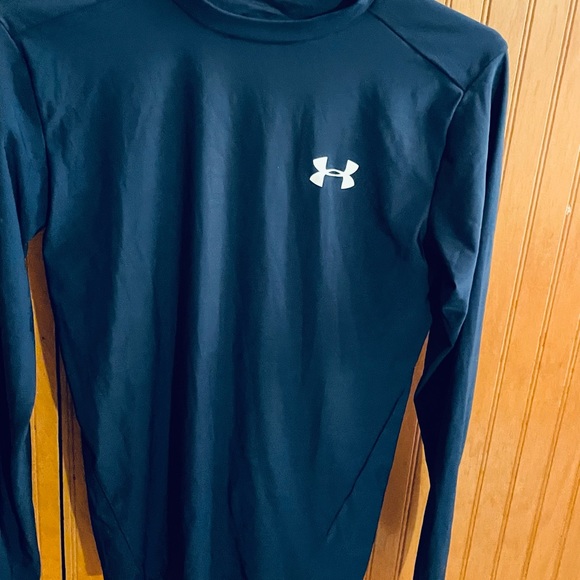 Under armor shirt - Picture 4 of 4